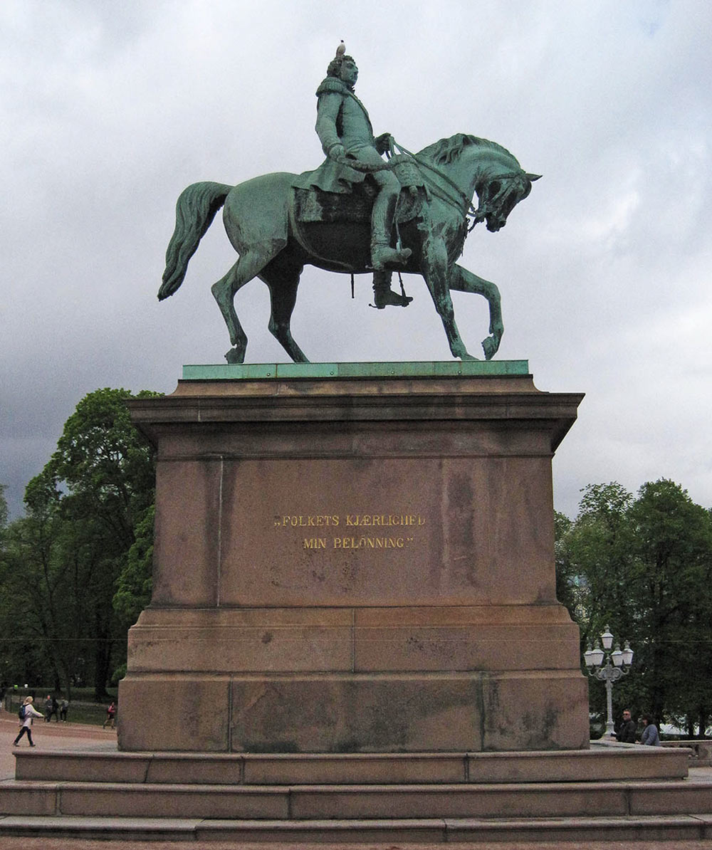 Rytterstatuen av kong Karl Johan på Slottplassen i Oslo